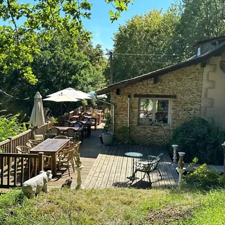 Domaine Lapin Qui Rit Bed & Breakfast